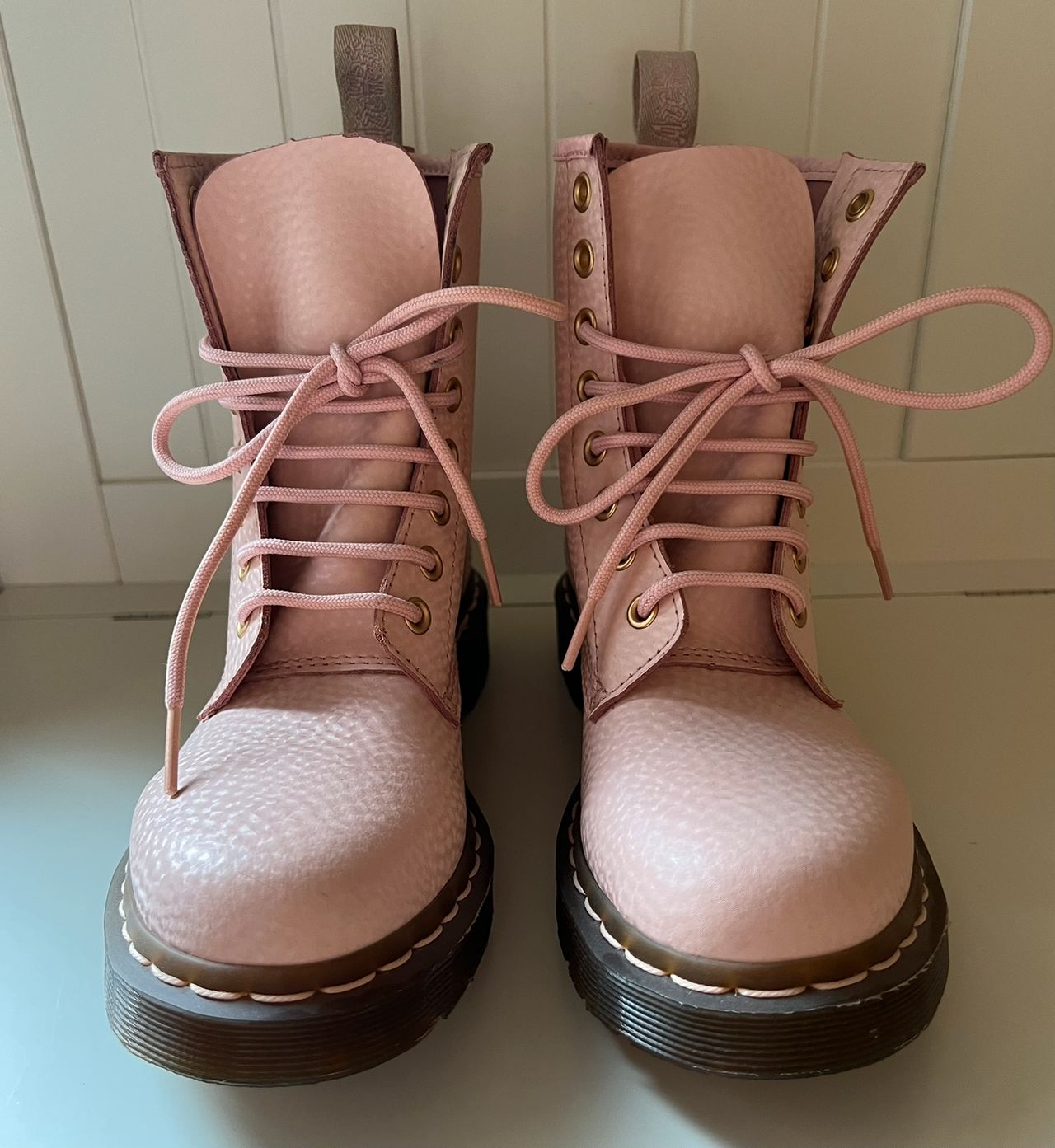 Dr Martens Pascal Pearl Pastel Pink Str Finn Torget