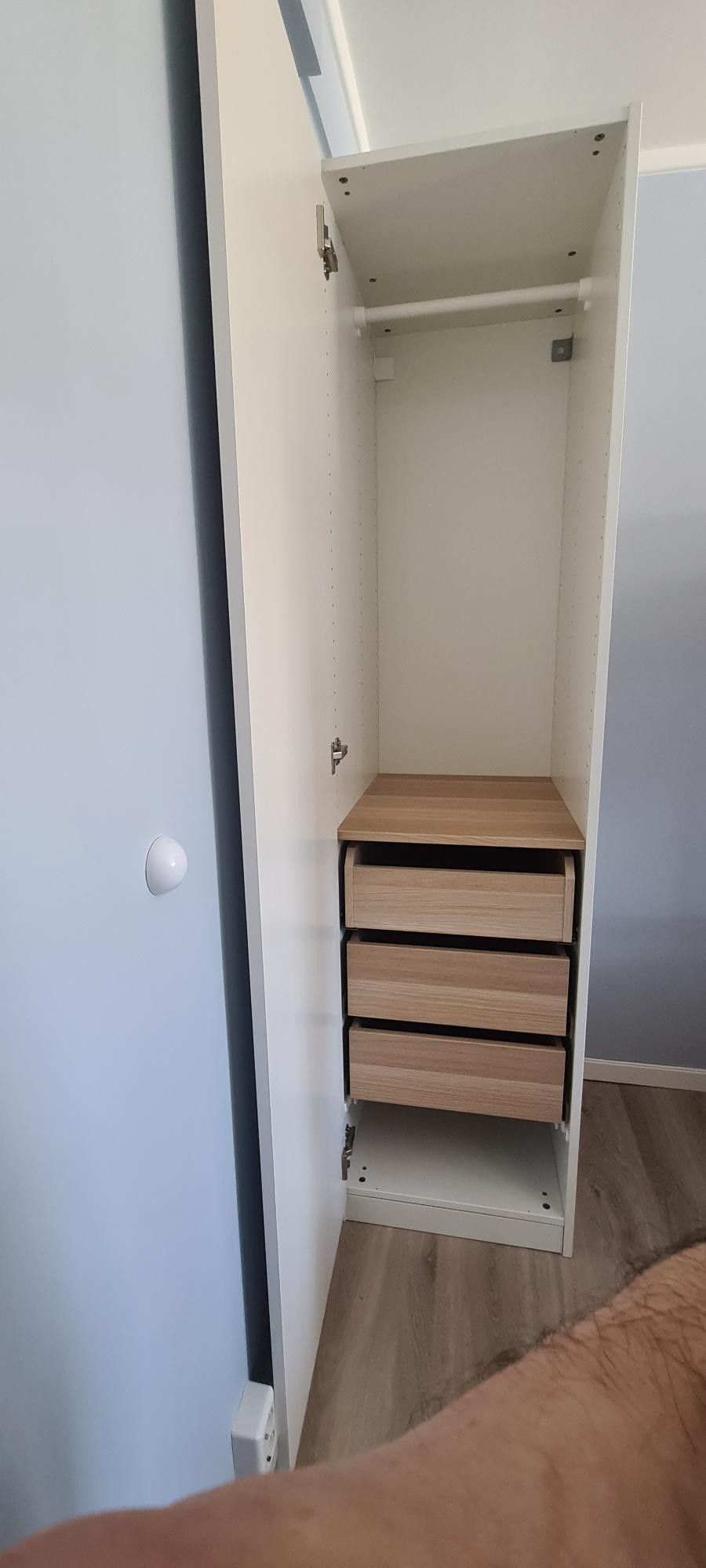 Ikea PAX 50x60x201 cm Gis bort til den første som henter den FINN torget