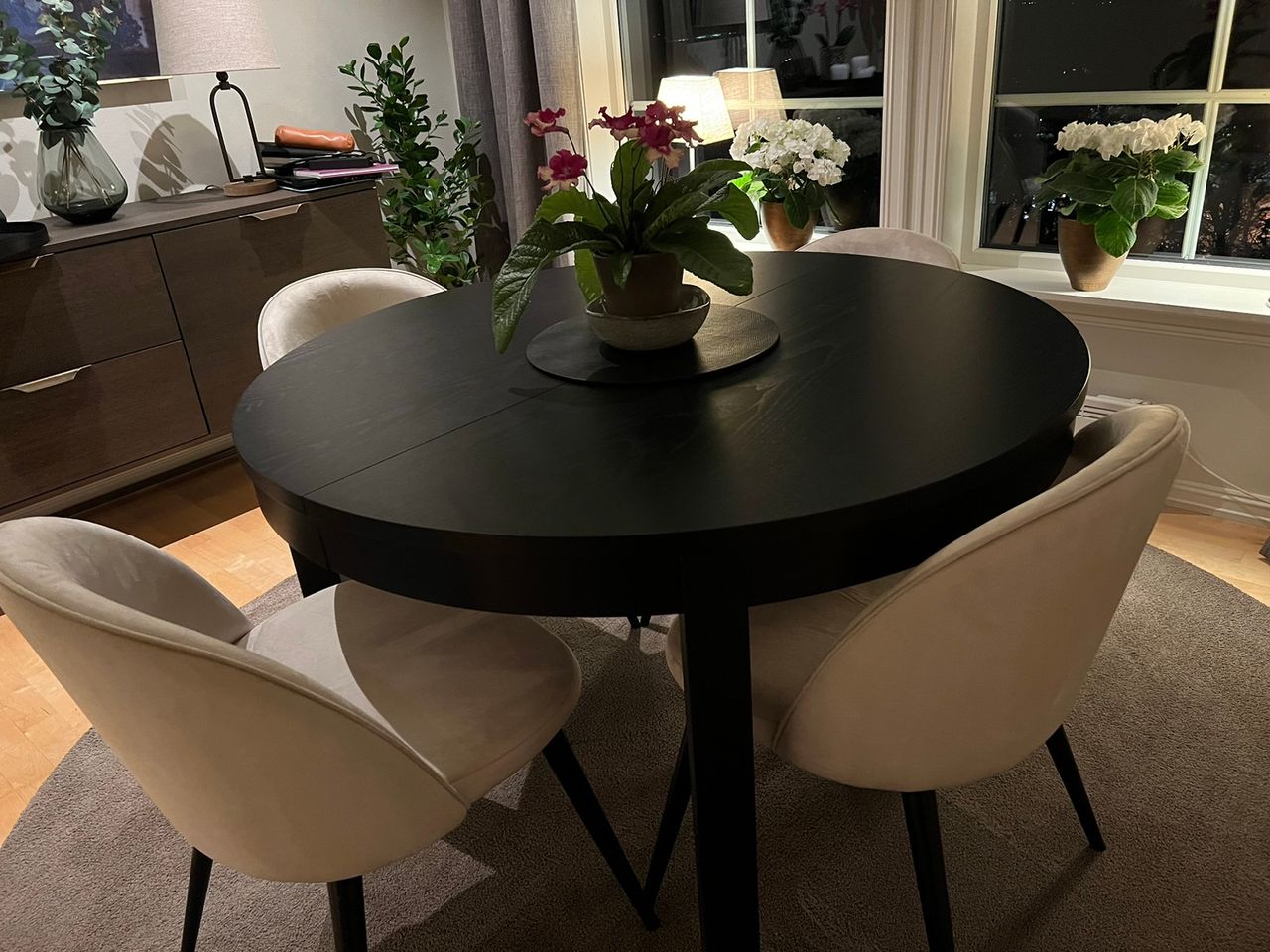 Ikea Bjursta Spisebord Med Stoler Selges Samlet Finn Torget