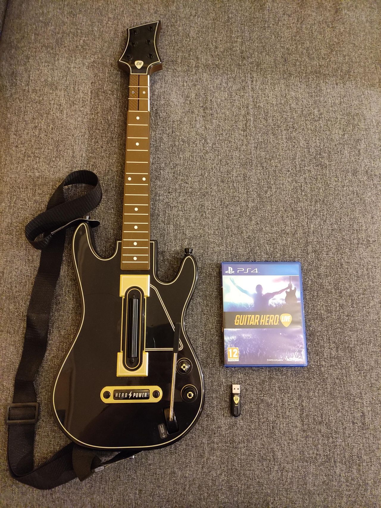 Guitar Hero Live Ps Gitar Og Spill Selges Finn Torget