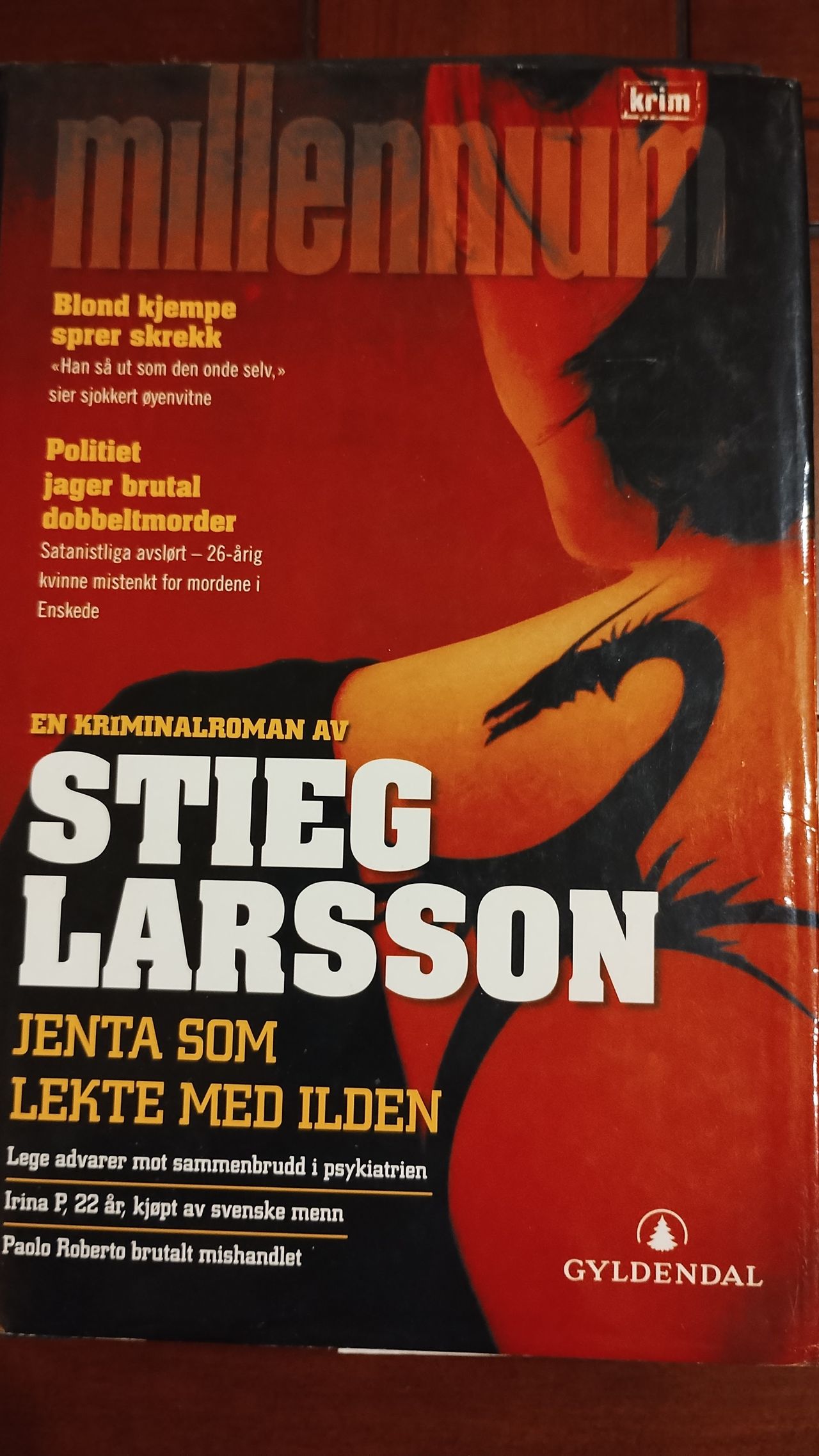 STIEG LARSSON JENTA SOM LEKTE MED ILDEN FINN Torget