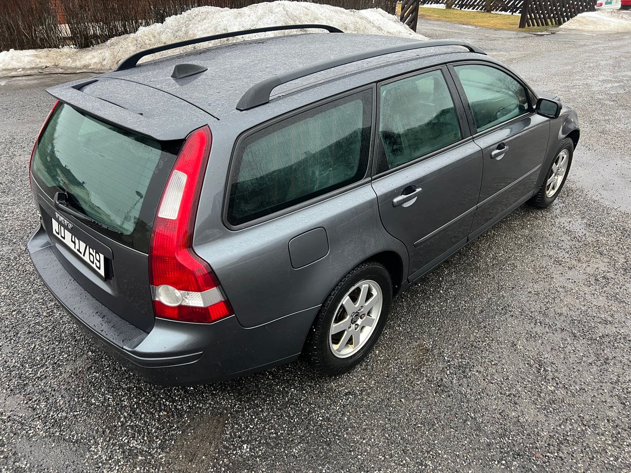 Bruktbil Til Salgs Volvo V Gr Hk Stasjonsvogn