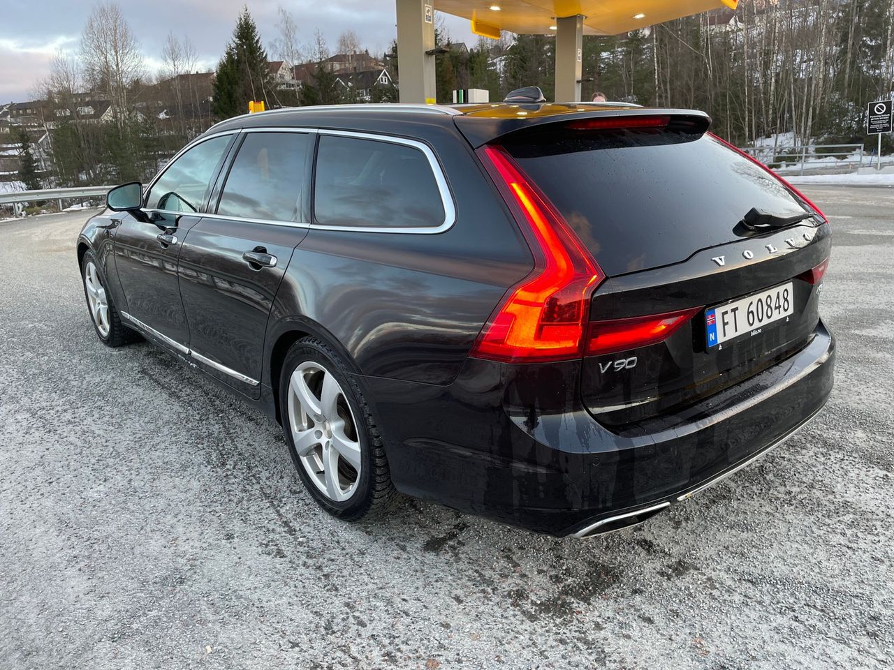 Bruktbil Til Salgs Volvo V Svart Hk Stasjonsvogn