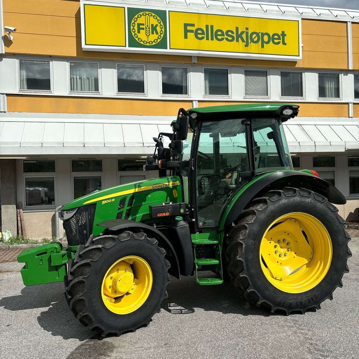 Til Salgs John Deere R Finn No