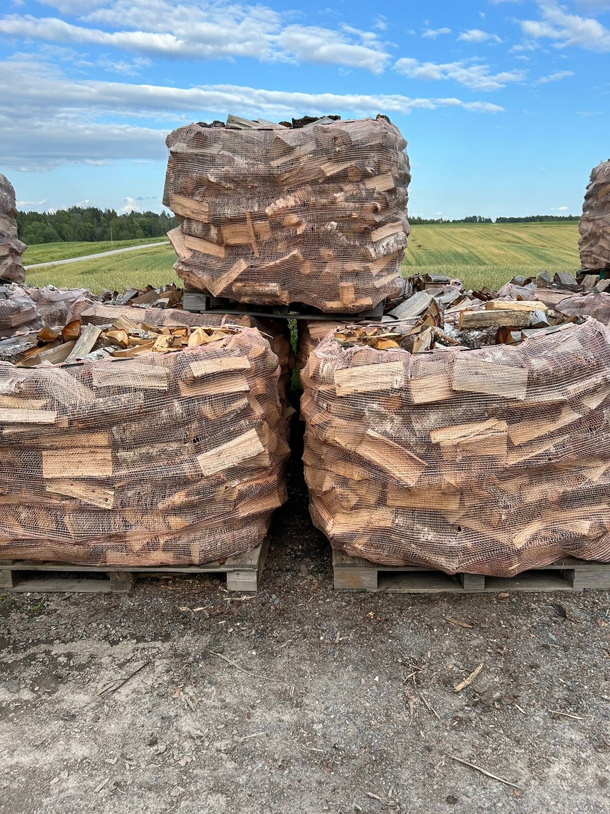 Bjørkeved i 60 1000 og 1500 liters sekker FINN torget