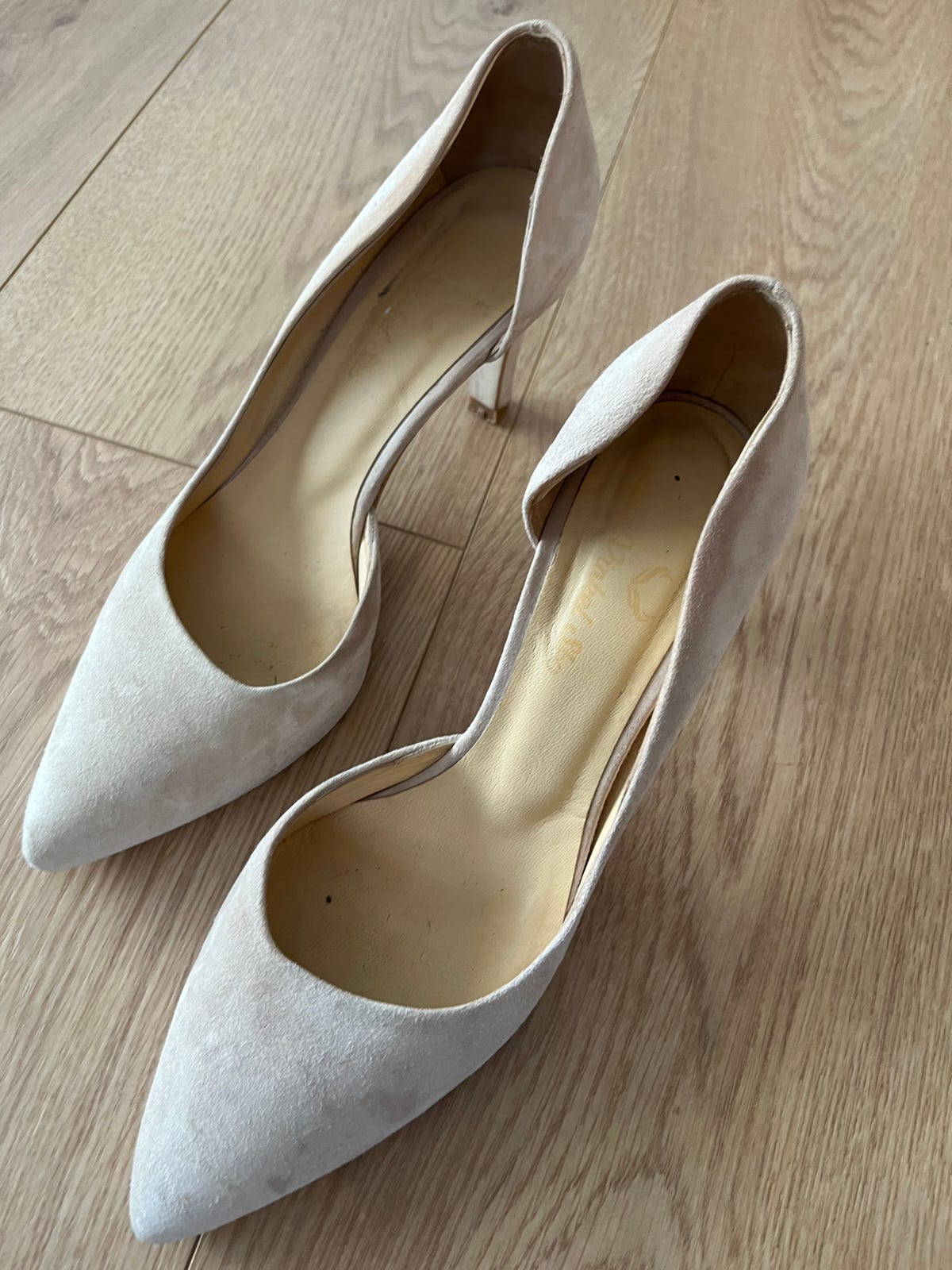 Nude Suede Pensko Fra Lille Vinkel Sko Str 37 FINN Torget
