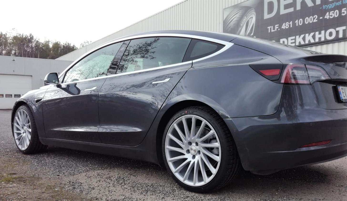 Tesla Model Y Vinterhjul Inkl Originale Tpms N P Lager Finn