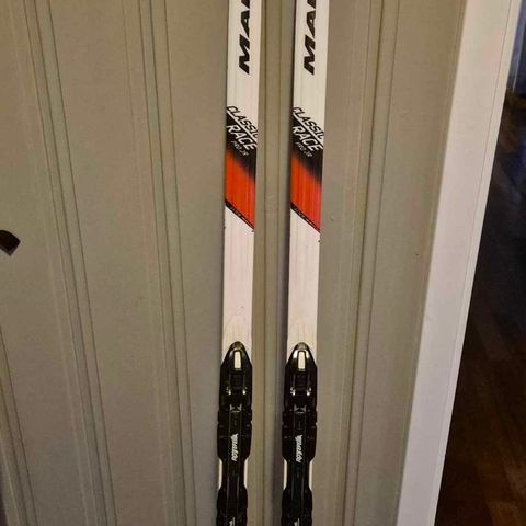 Madshus Redline Carbon Classic Ski Jr Finn Torget