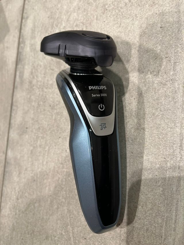 Philips Series 5000 Barbermaskin for våt og tørr barbering FINN torget