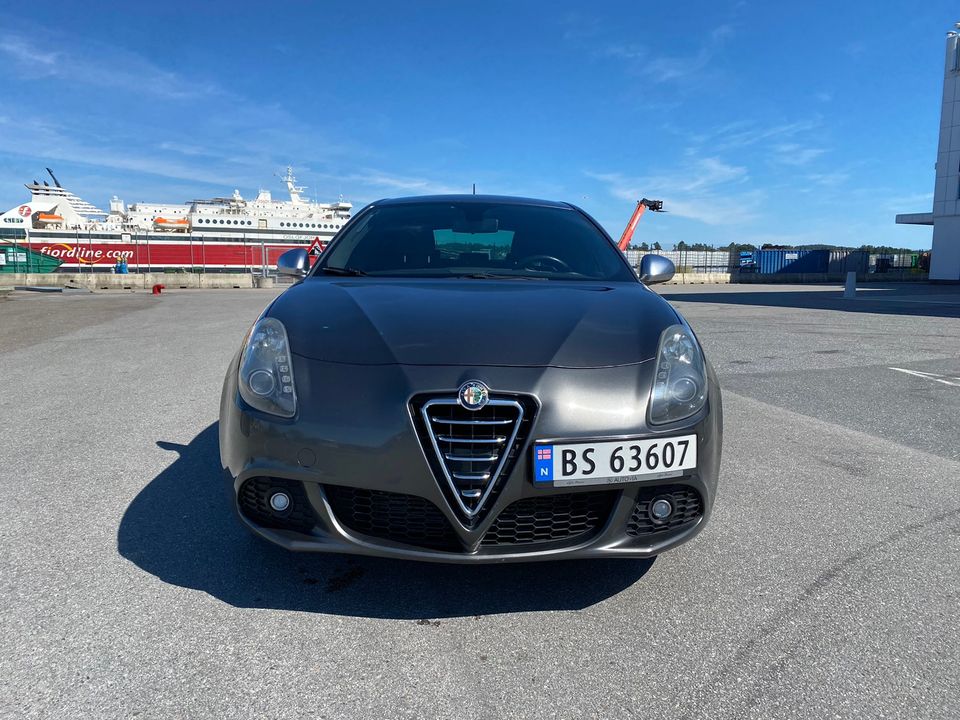 Alfa Romeo Giulietta Biler Til Salgs FINN Bil