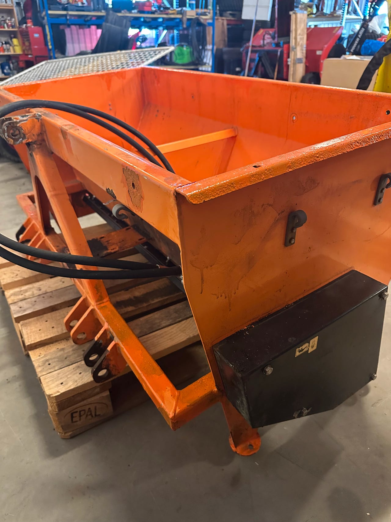 Sandstrøer, hydraulisk kr 10000 momsfri | FINN-torget