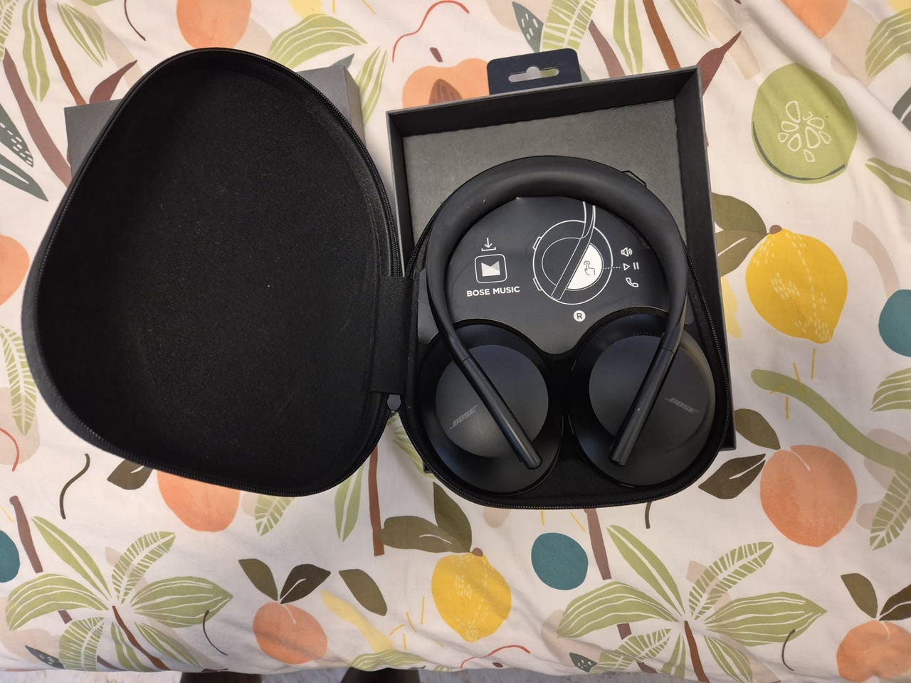 Bose Noise Cancelling Headphones 700 (sort) | FINN-torget