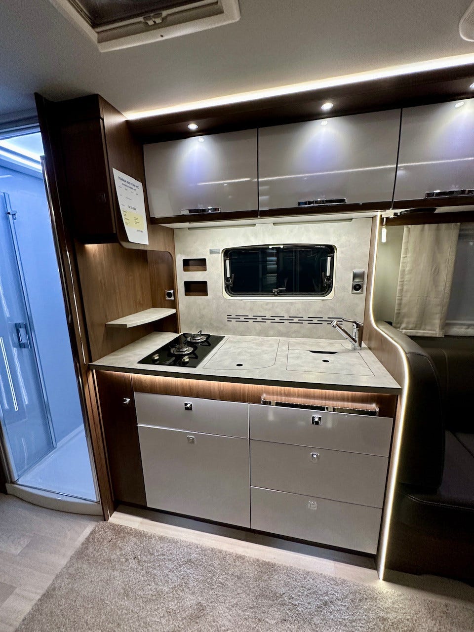 0a5ccd16-f284-4033-bda9-370983f88350