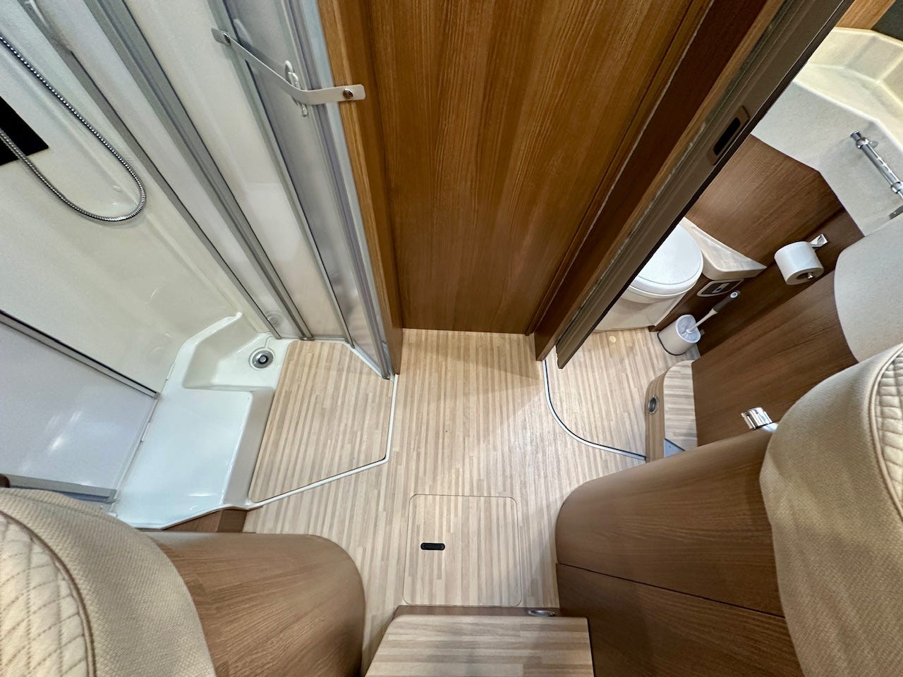 12cb964b-1d86-40e6-acb0-09792b052ff2