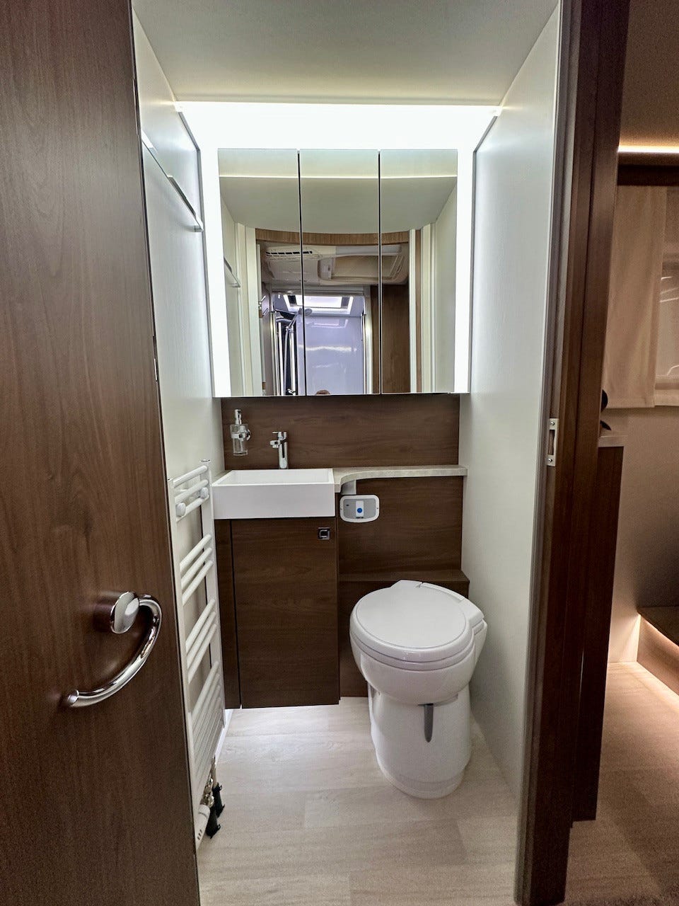 17bb97c2-aa64-4952-ba22-445416a9b3bb