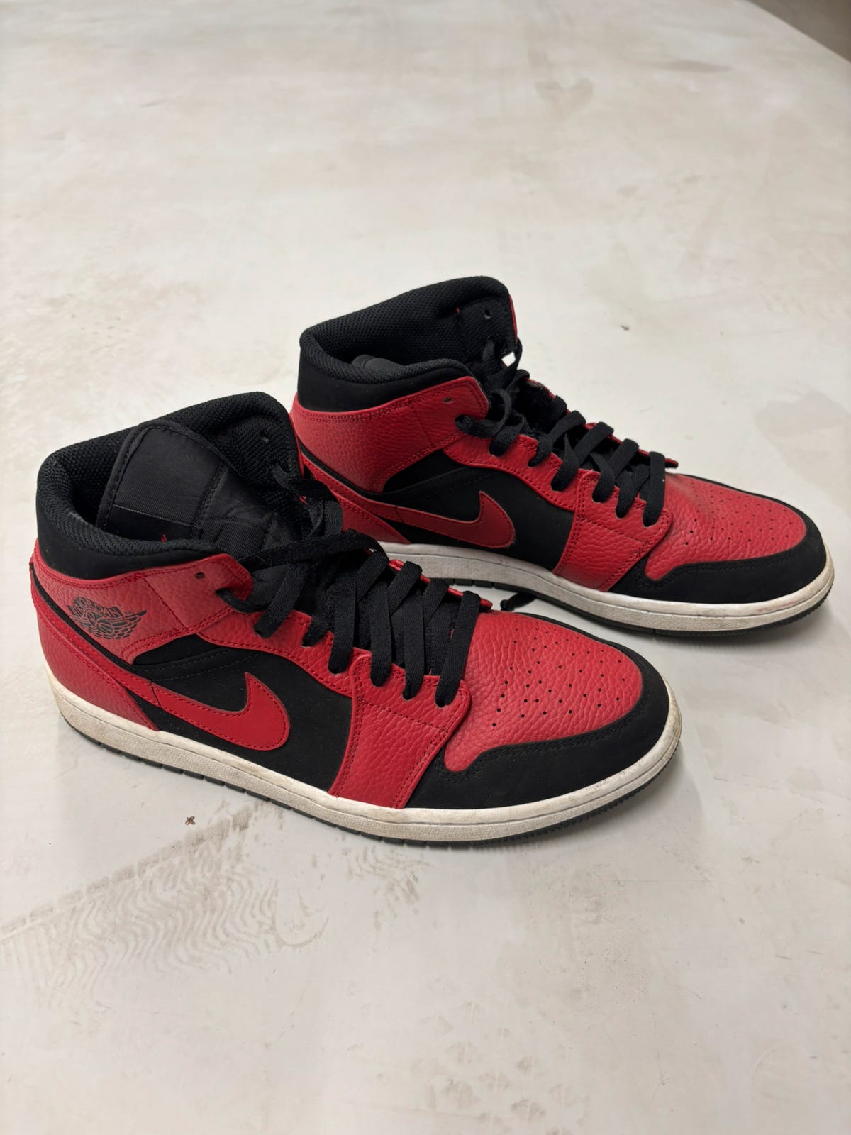 Mid Jordan Billig Nike Air Jordan Mid Bred FINN-torget