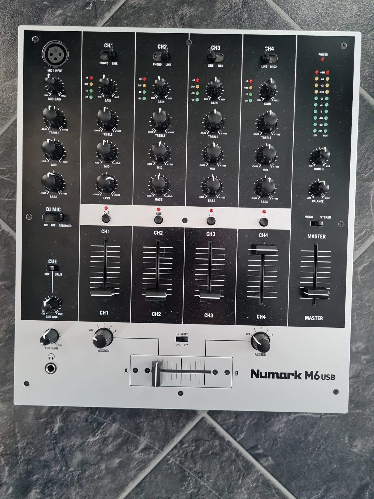 Numark M6 USB Mixer | FINN-torget