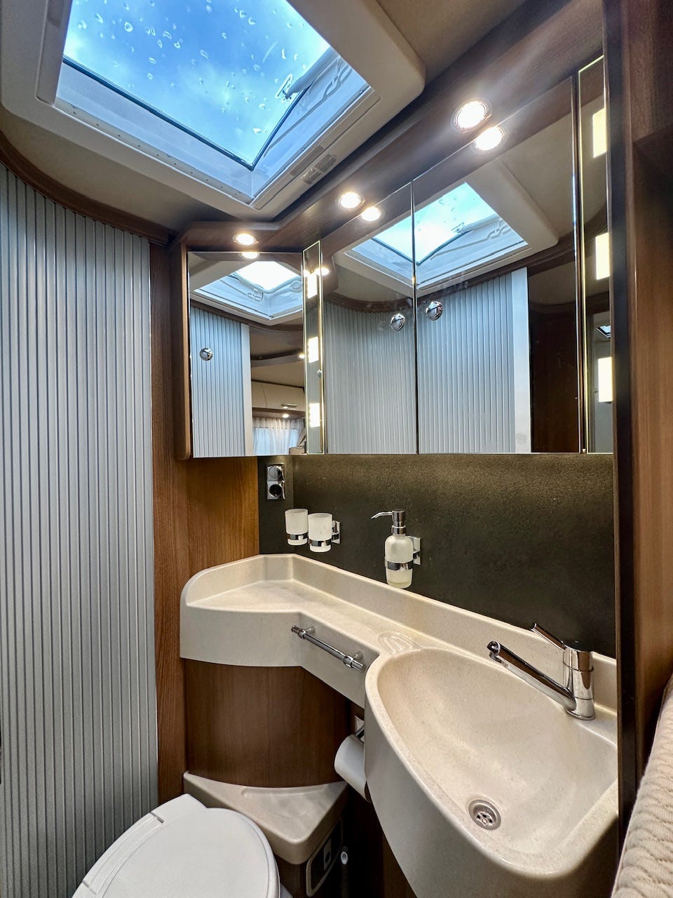 1eaec008-1455-4eae-8743-a3920122073c