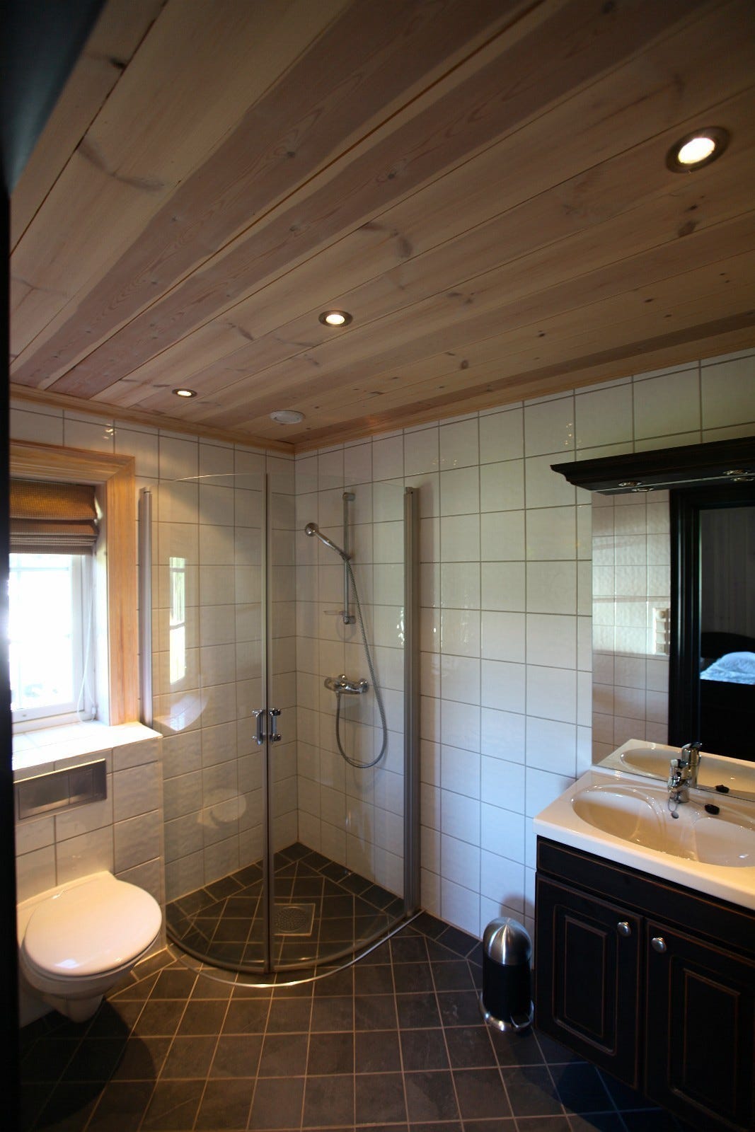 4 x bad hovedetasje. Galleribilde