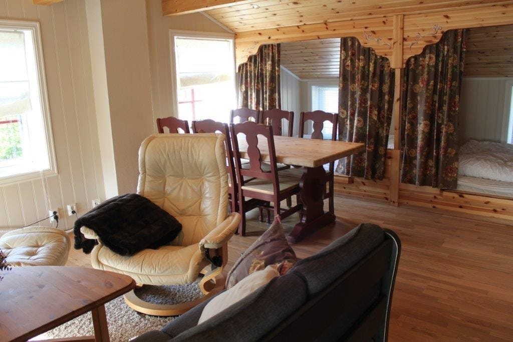 Loftstue/soverom. Slumrefløya. To sove alkover Galleribilde