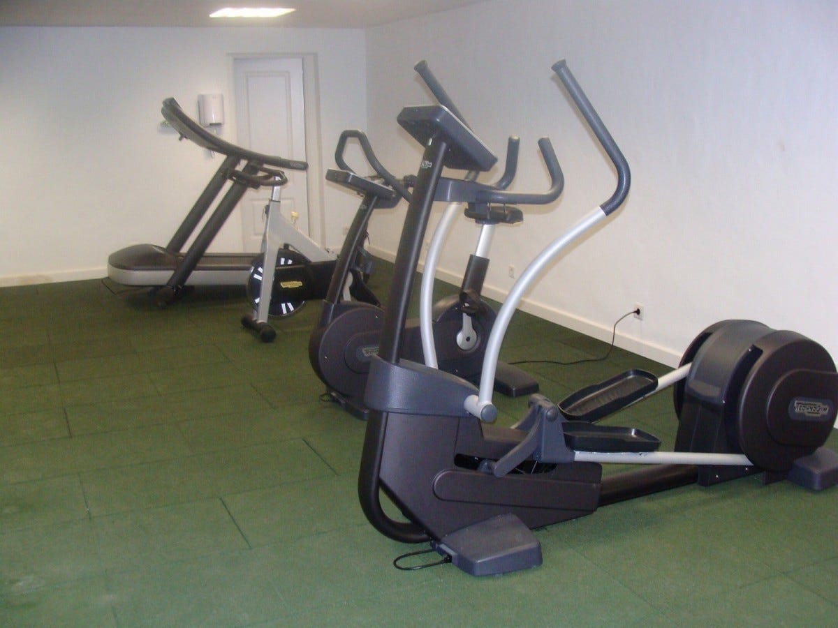 Bilde fra trimrommet i Privilegio de Marbella. Til GRATIS benyttelse for våre gjester. Galleribilde