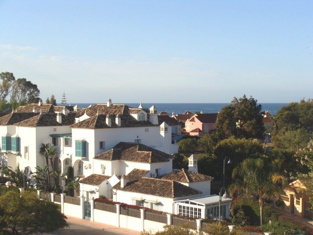 Utsikt fra en av balkongene mot stranden Galleribilde