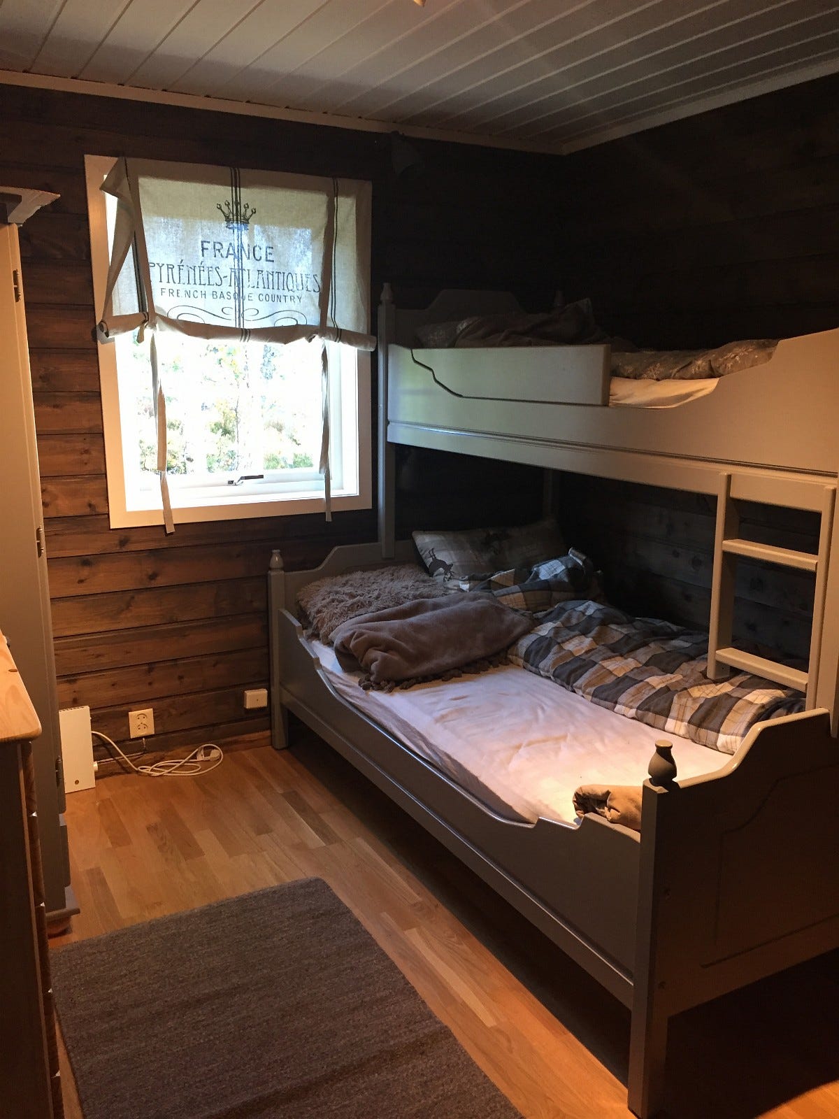 2stk soverom med familiekøye( m ekstra madrass under seng hvis behov) Galleribilde