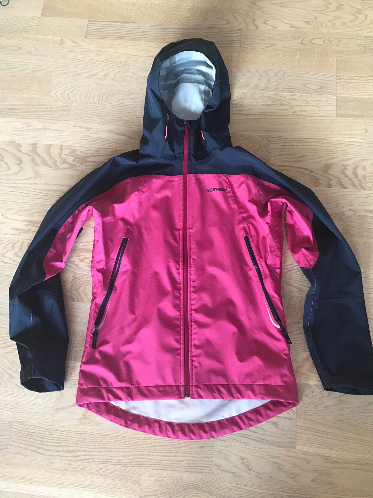 Ny Skalljakke Norheim Lykkja str. M | FINN.no Ny Skalljakke Norheim Lykkja str. M | FINN.no