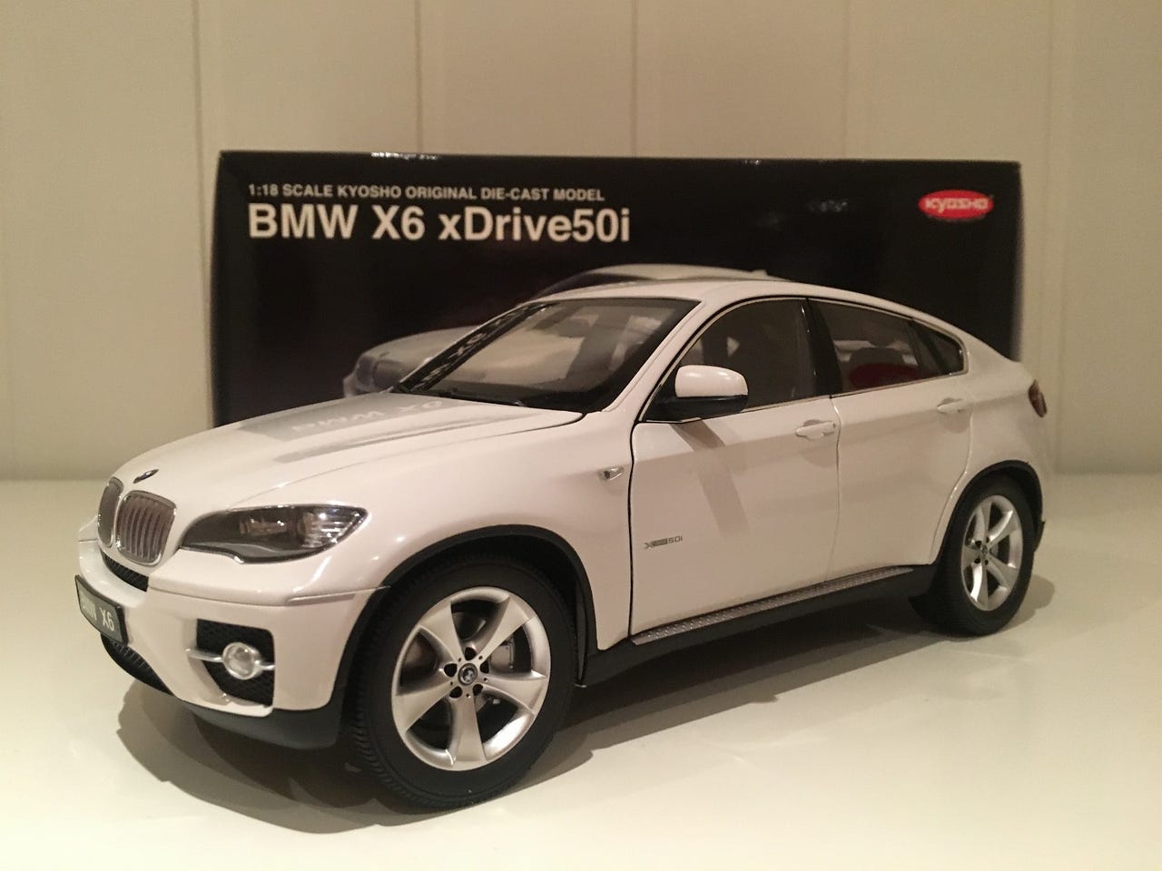 1:18 BMW X6 xDrive50i E71 Kyosho | FINN-torget