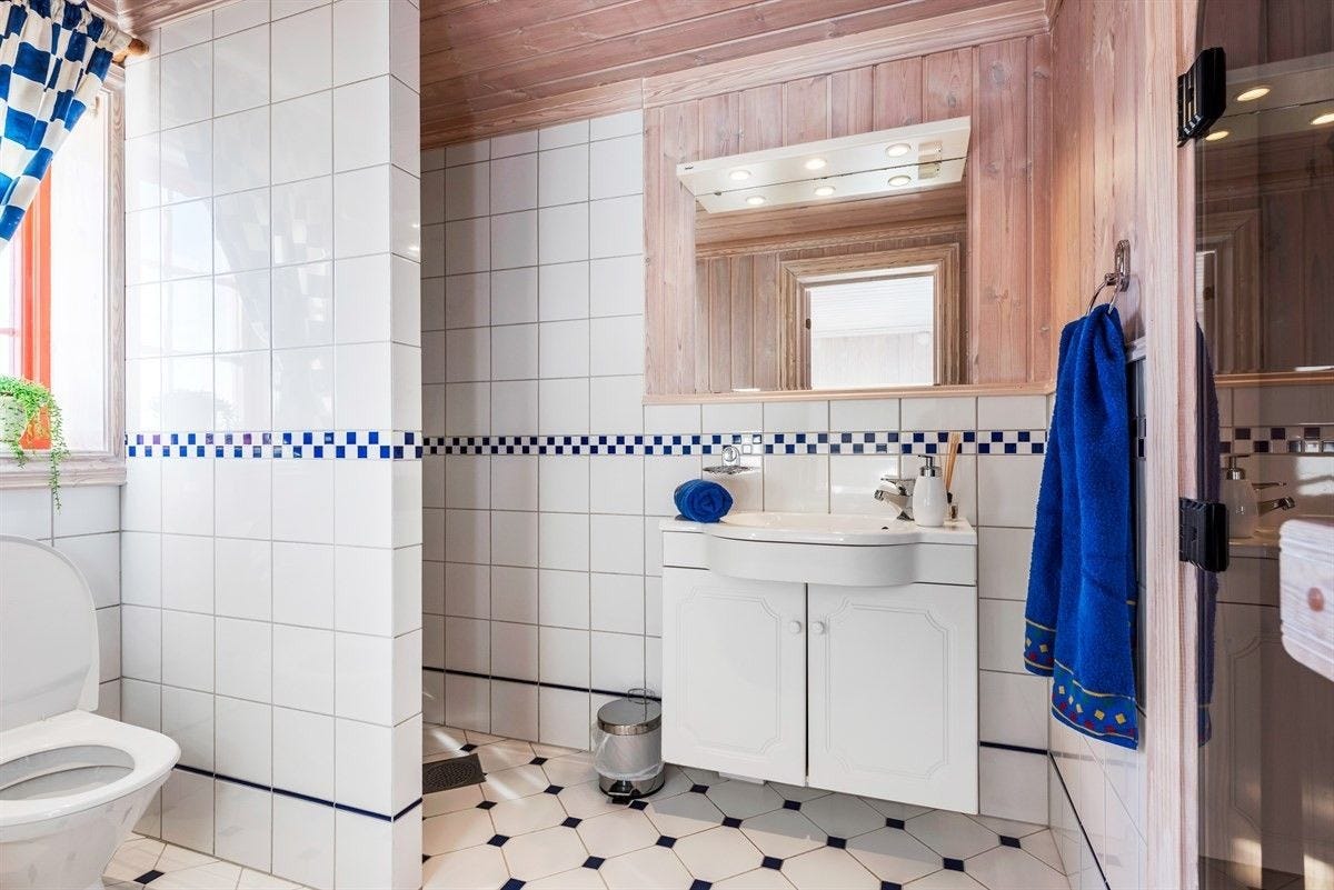 Bad 4 med inngang fra sovesalen Galleribilde