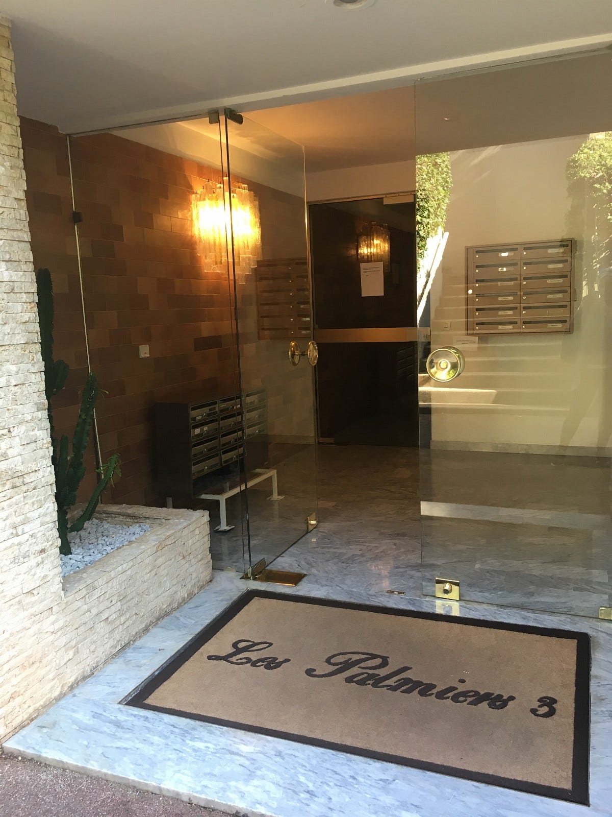 Inngangsparti Galleribilde