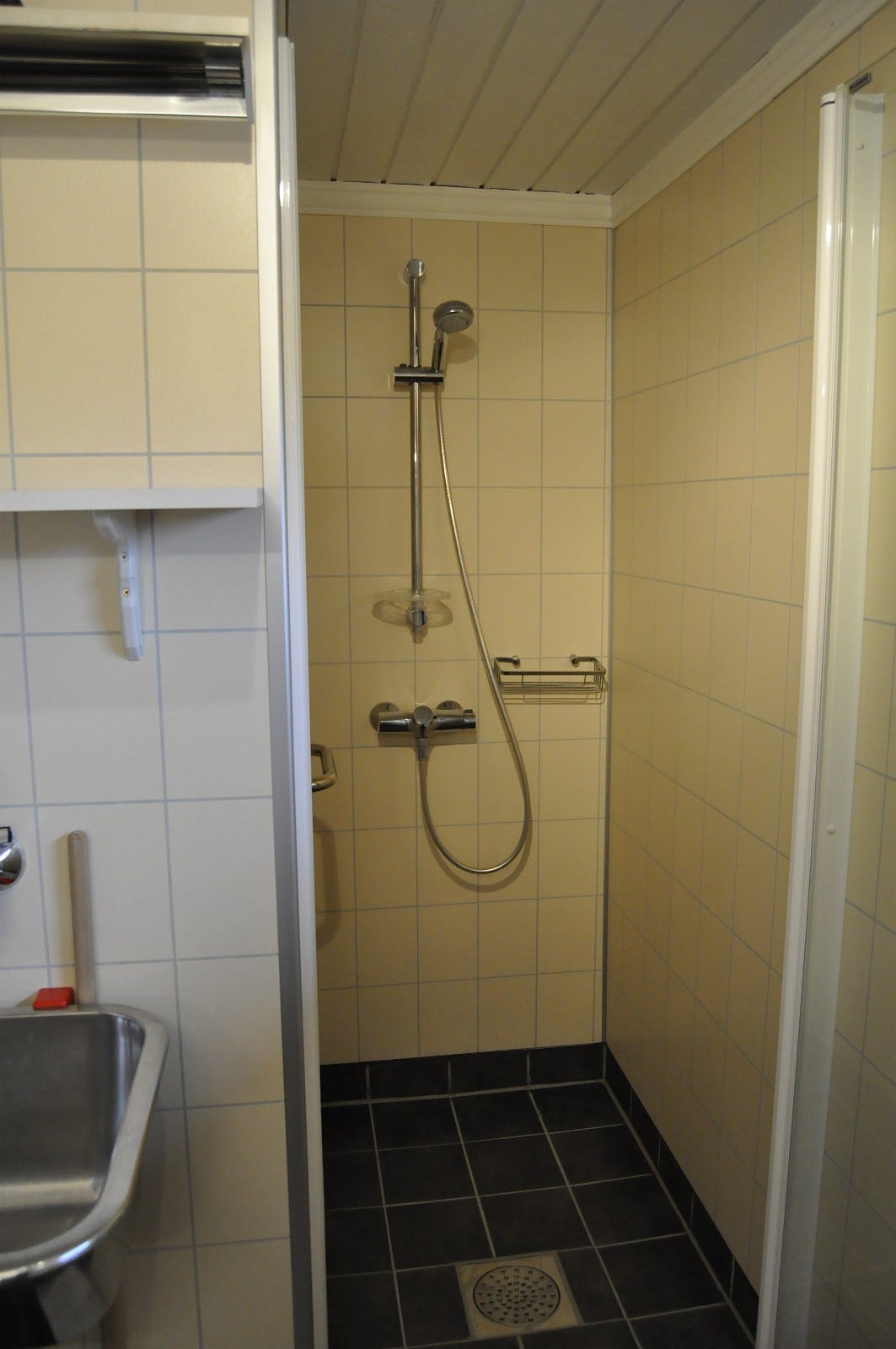 Dusj-nisje Galleribilde