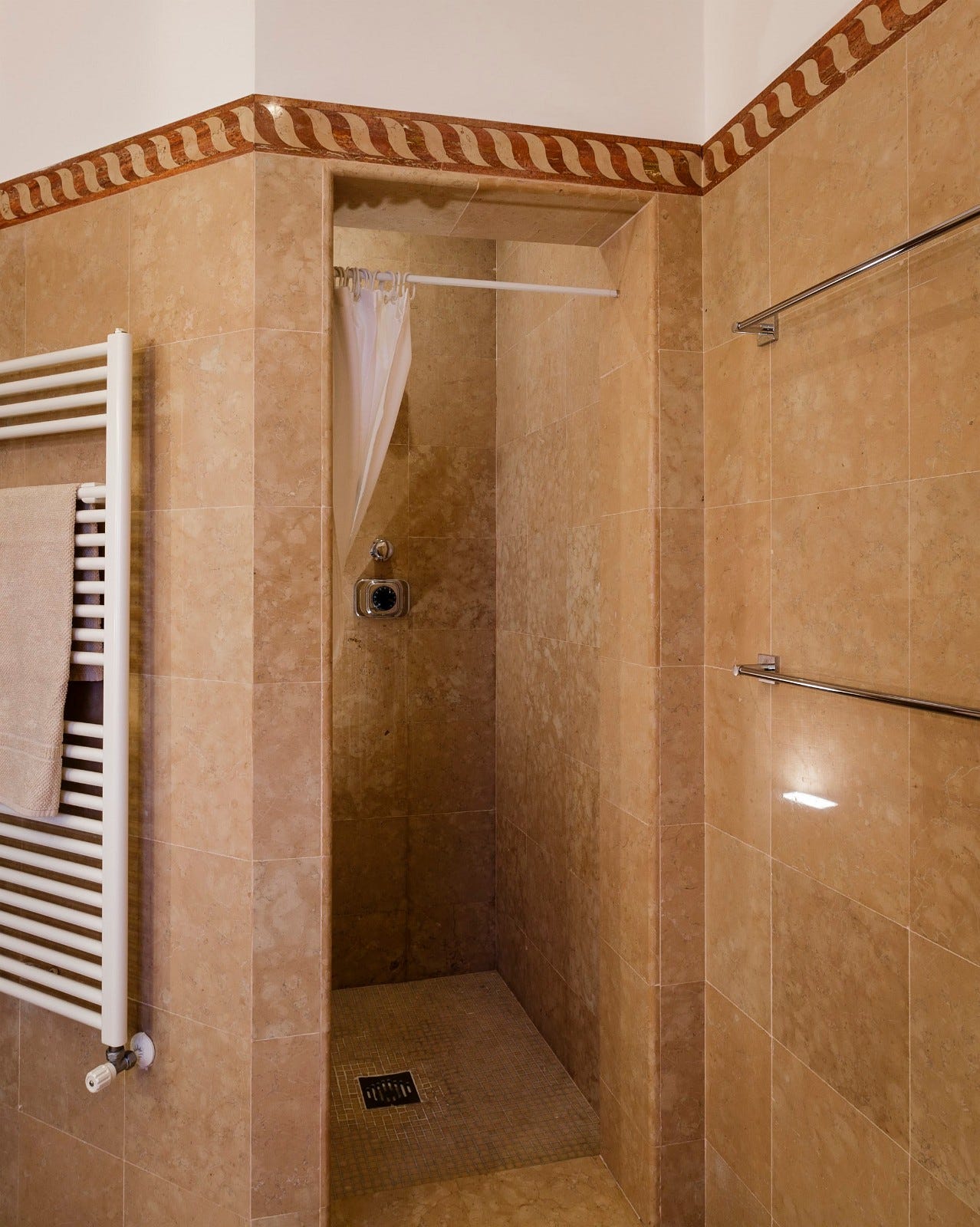 Dusj på bad Amelie og Moneglia Galleribilde