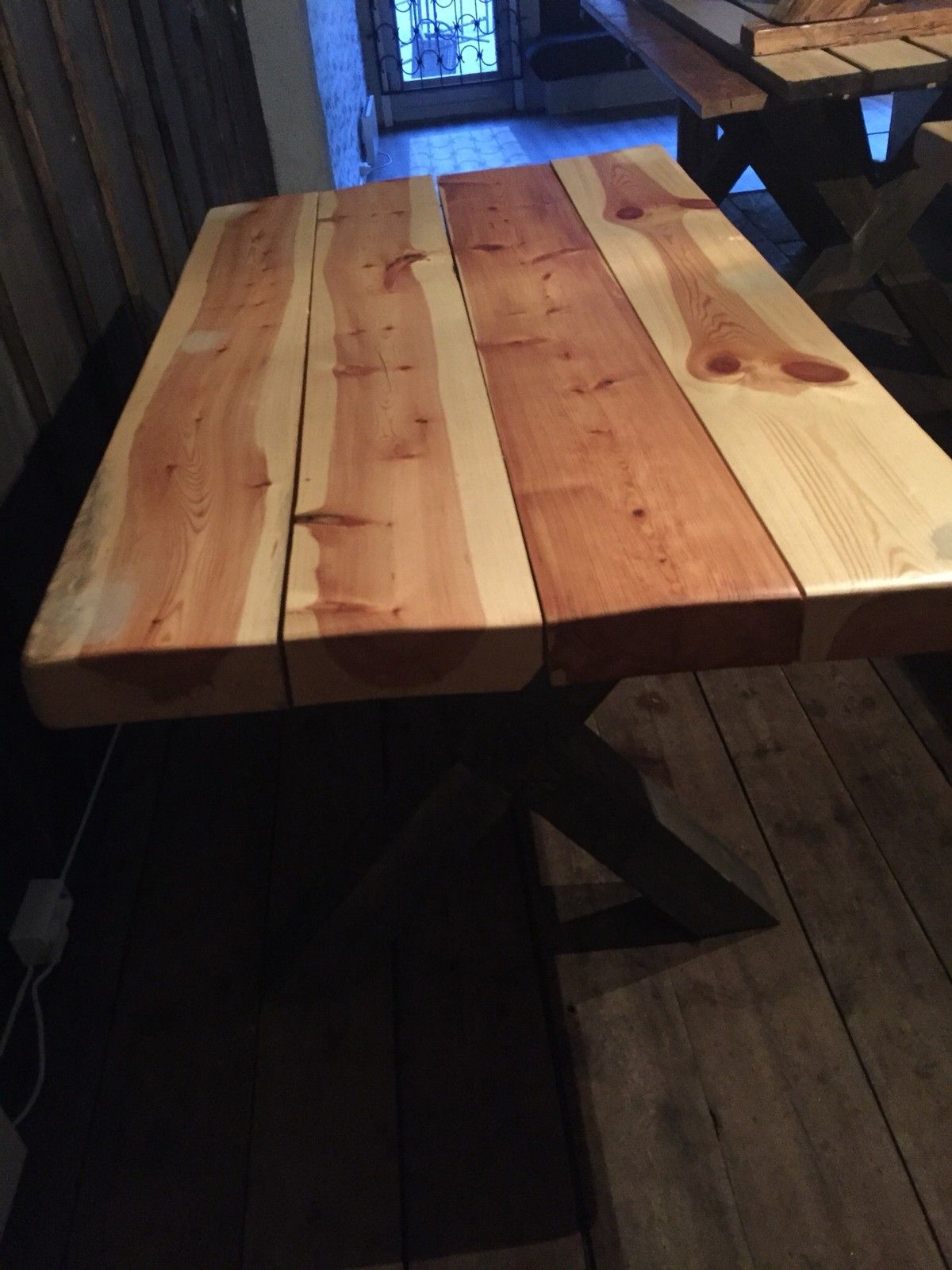 Heltre bord | FINN.no Spisebord rustikk heltre kan forlenges | FINN.no