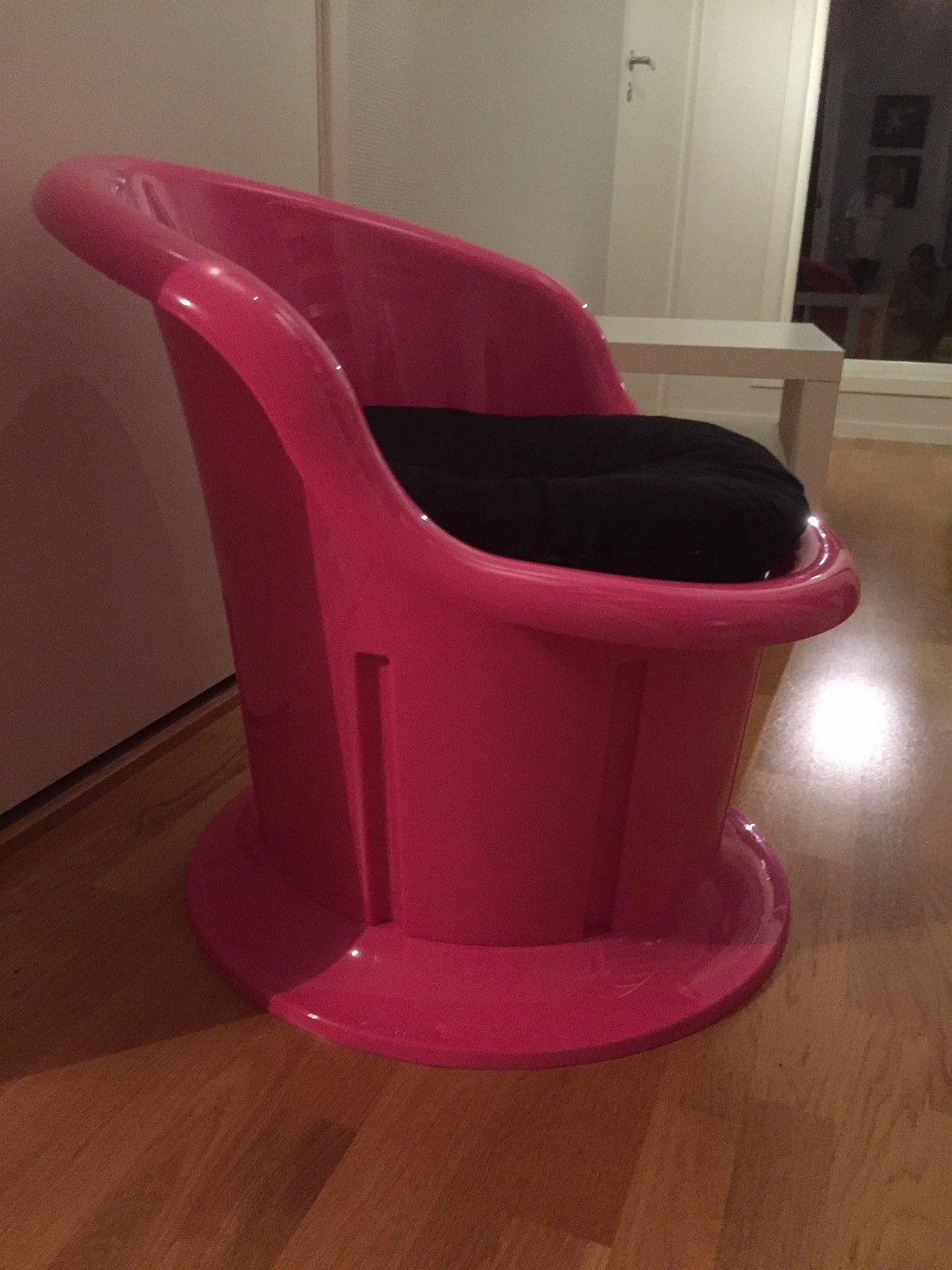 Rosa Ikea stol med oppbevaring | FINN.no Rosa Ikea stol med oppbevaring | FINN.no