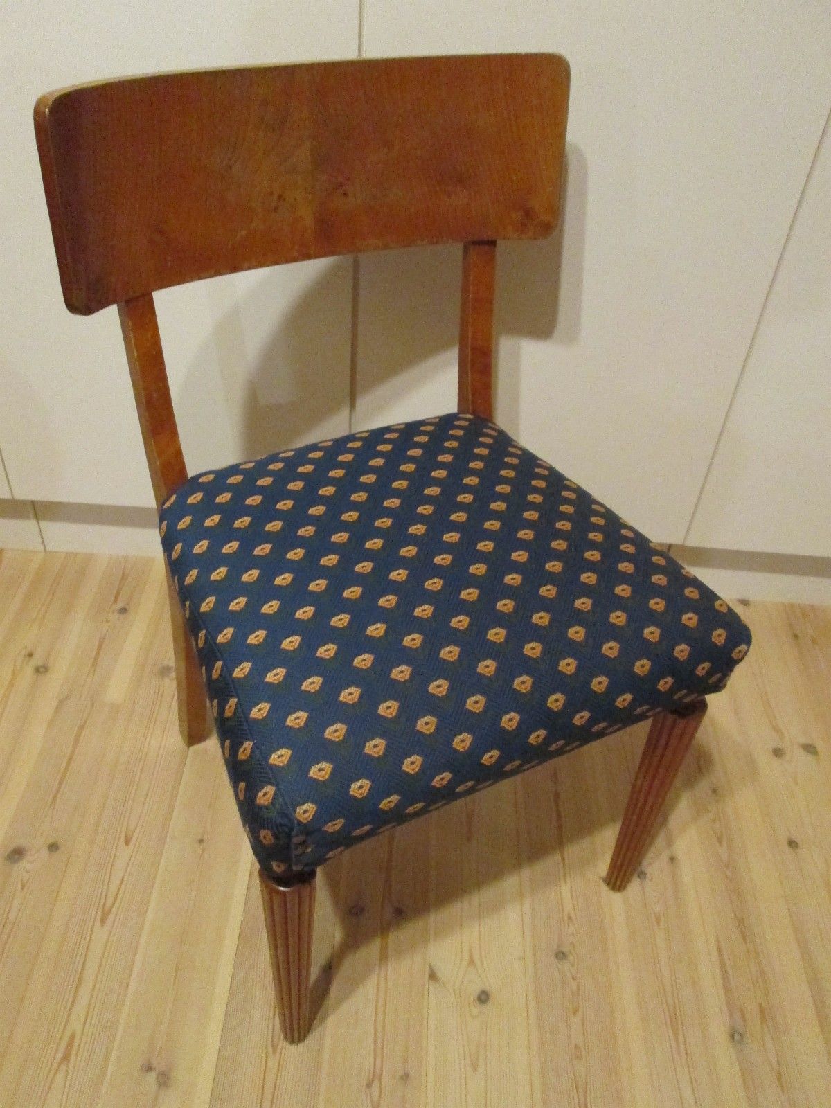 Retro spisestuestol, heltre fra 50 tallet | FINN.no Retro spisestoler, norsk design tallet 1960 | FINN.no