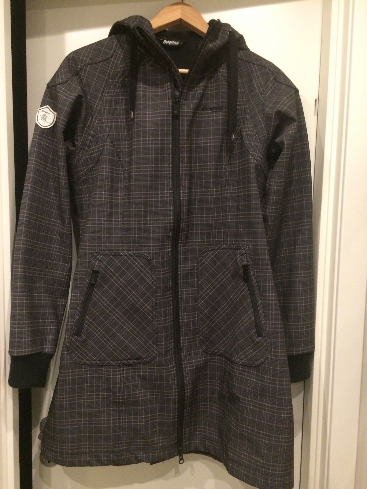 Bergans Vika Lady Coat Str. M | FINN.no Bergans Vika lady coat str M softshell jakke | FINN.no