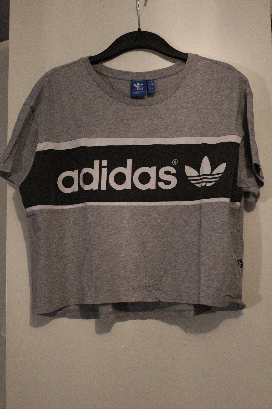 T skjorte fra ADIDAS ORIGINALS til salgs. | FINN.no Helt ny Adidas t skjorte str M | FINN.no