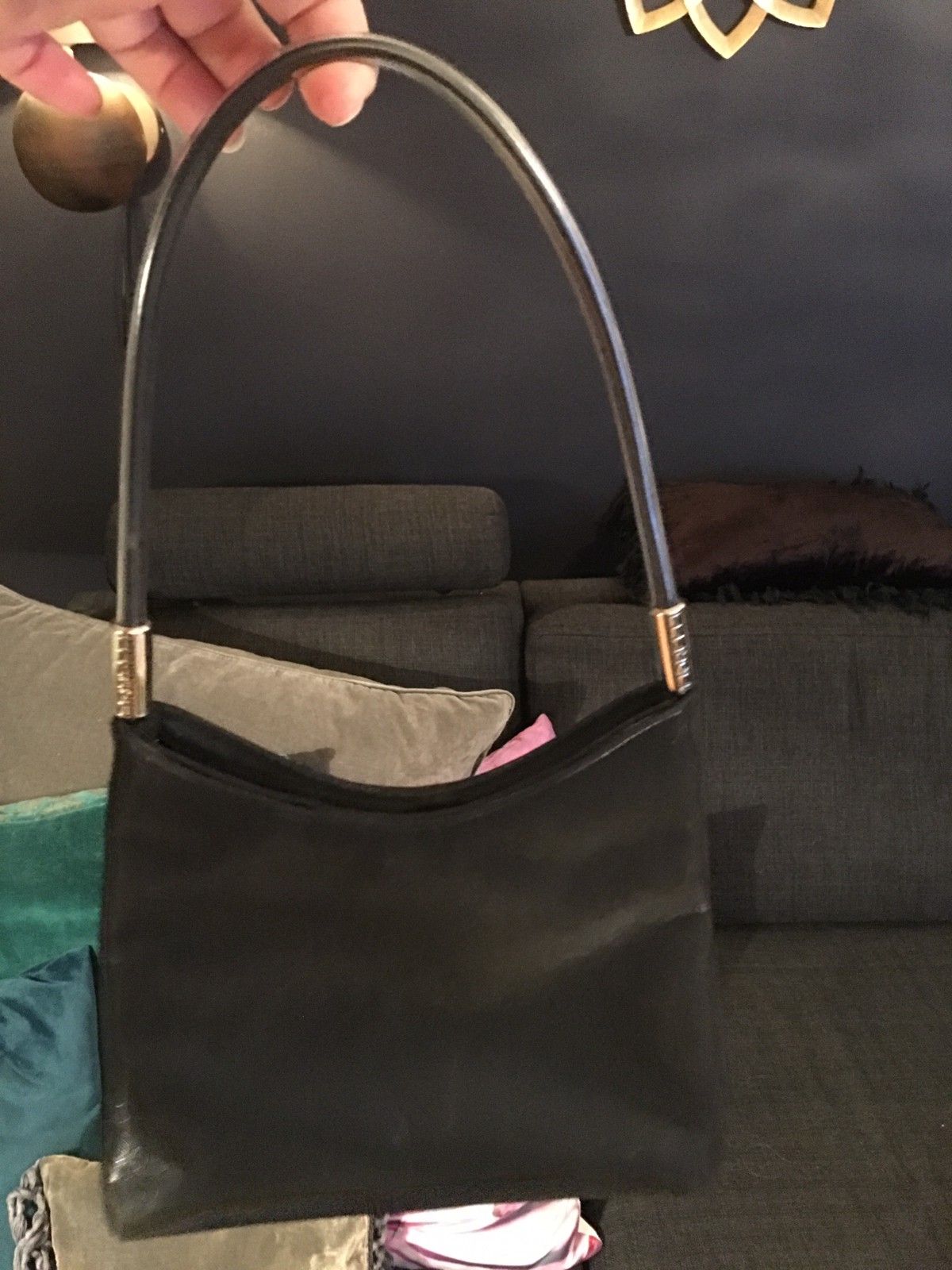 Selskapsveske fra Fiorelli. Helt som ny! | FINN.no Veskeselskapsveske i sateng med lenke | FINN.no