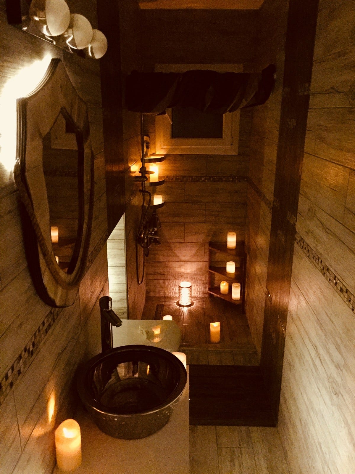 Badet på plan 1 - med helt spesiell atmosfære. Galleribilde