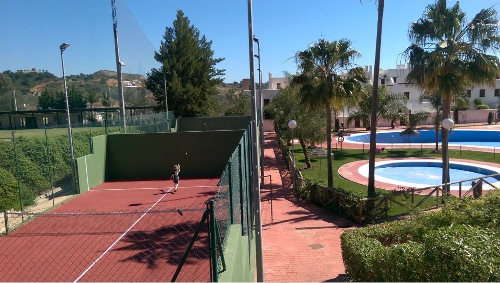 Padle-bane i sameiet Galleribilde