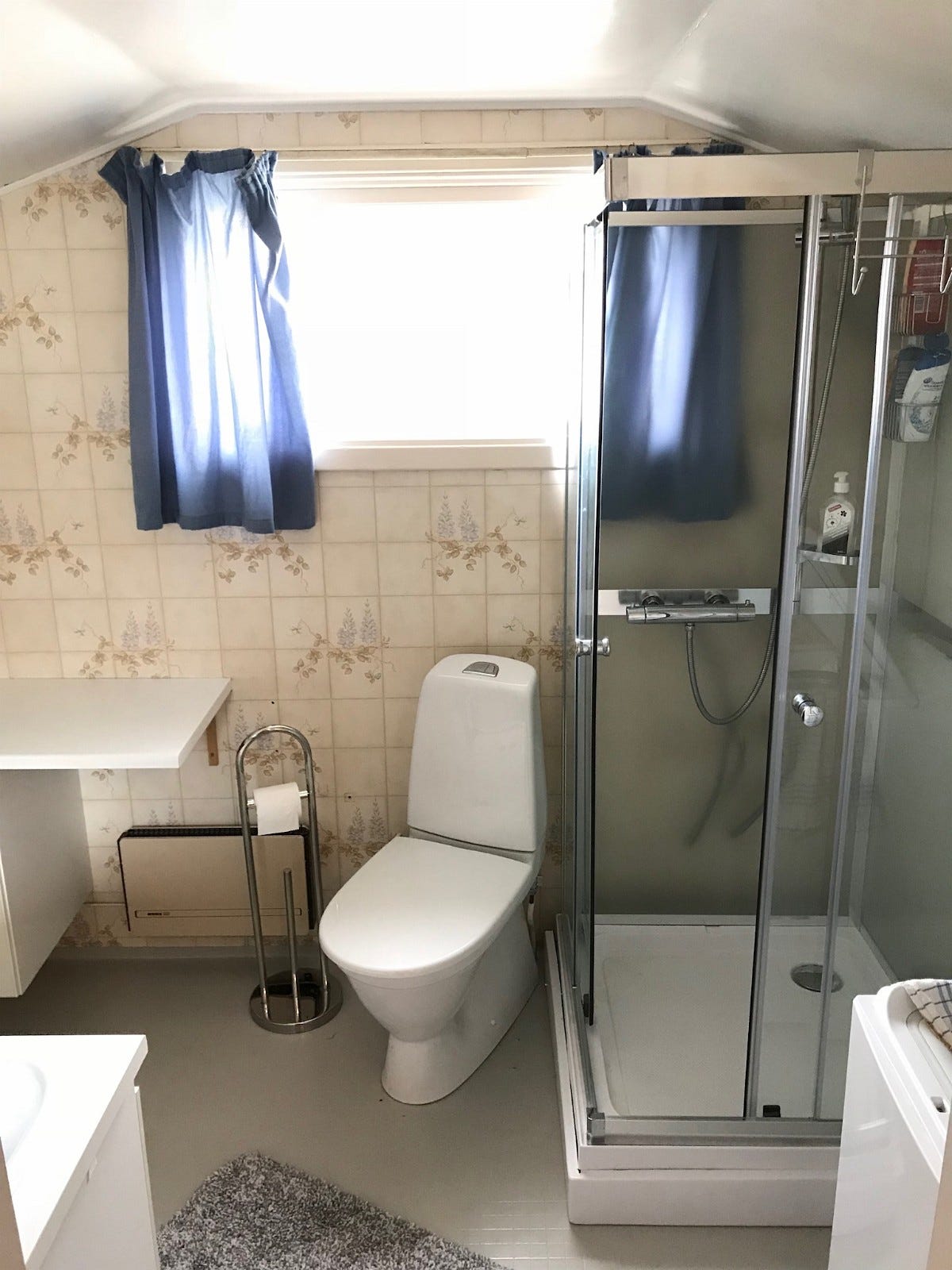 Bad m/dusj, vaskemaskin. 2. etg Galleribilde