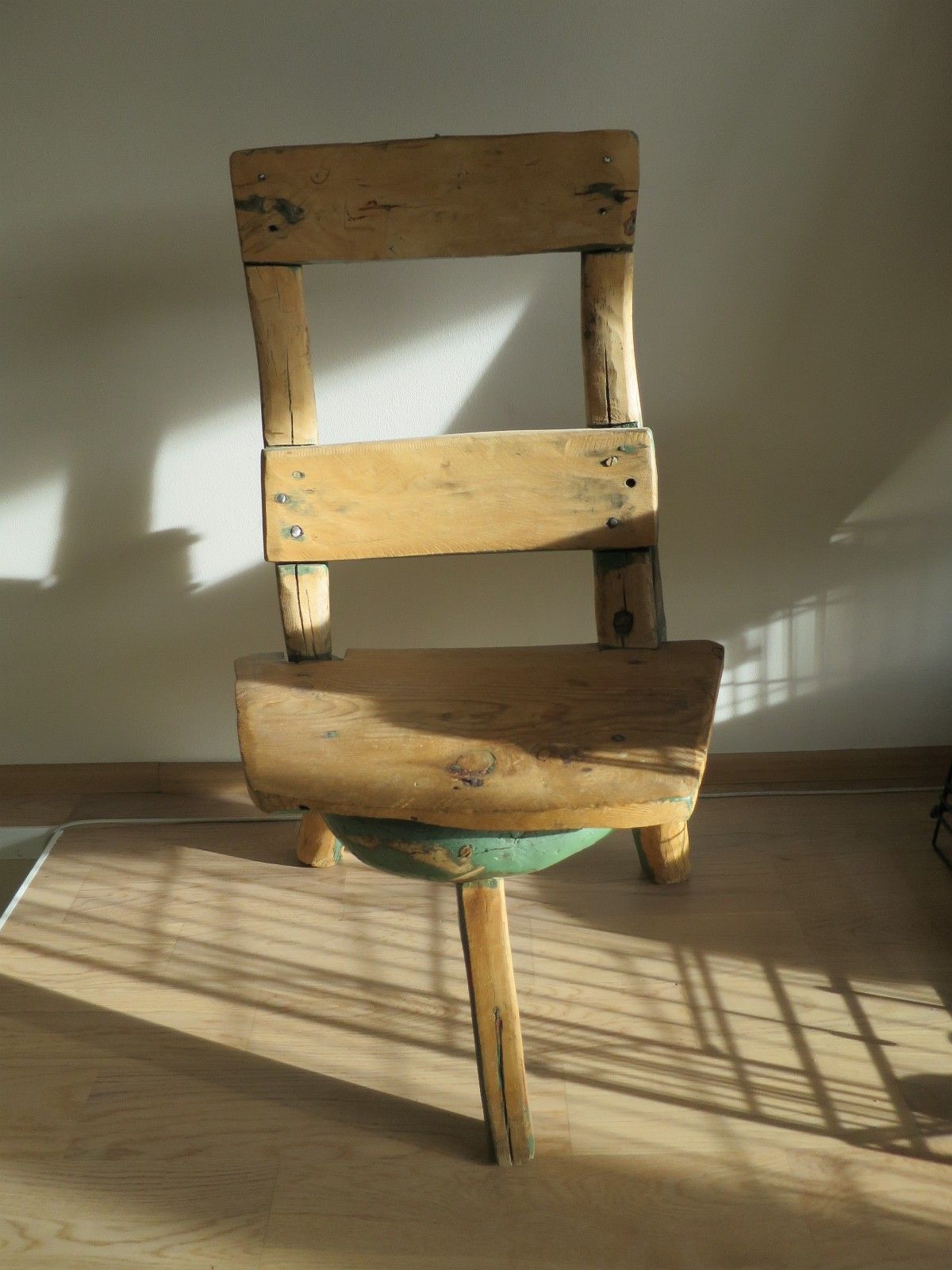 Samler antikk gammel stol i tre | FINN.no Stol av tre i antikk stil | FINN.no