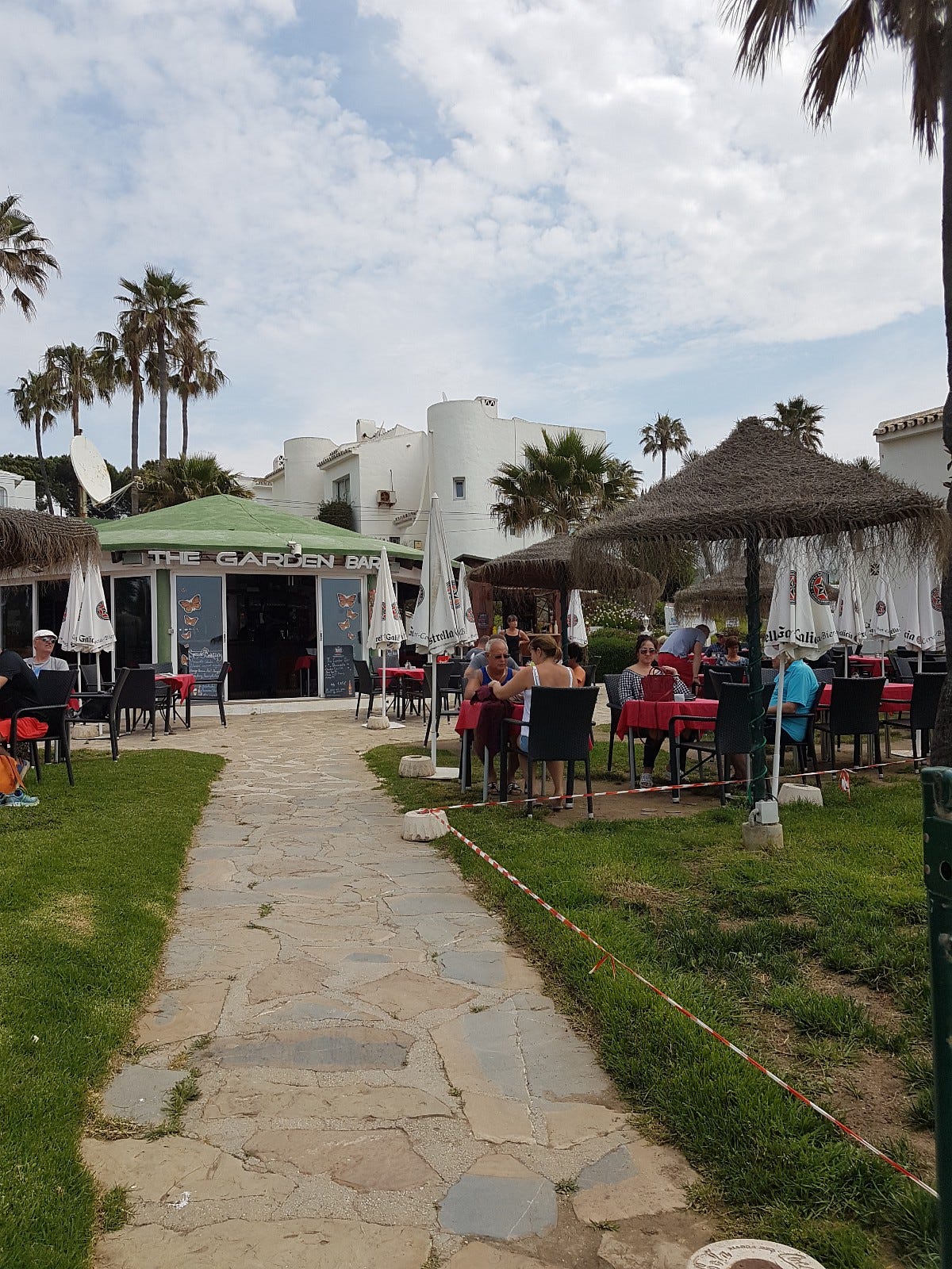 Restaurant på strandpromenaden Galleribilde