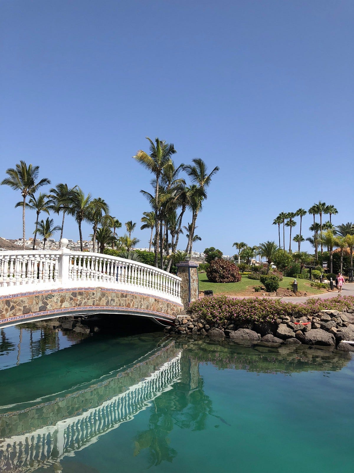 Bro over til hjerteøyen ved Anfi del Mar Galleribilde