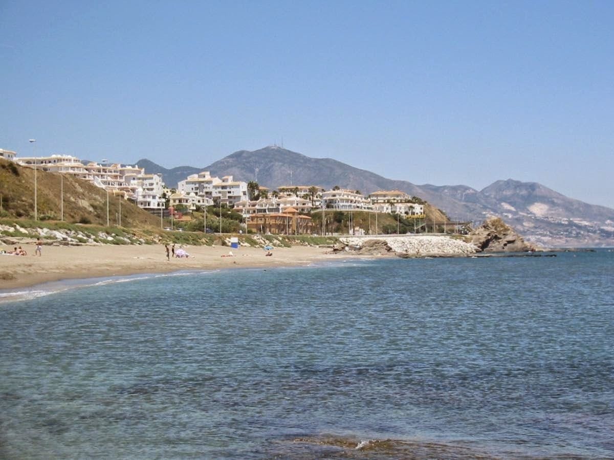 Strandpromenaden rett nedfor leiligheten (3-4 min) Galleribilde