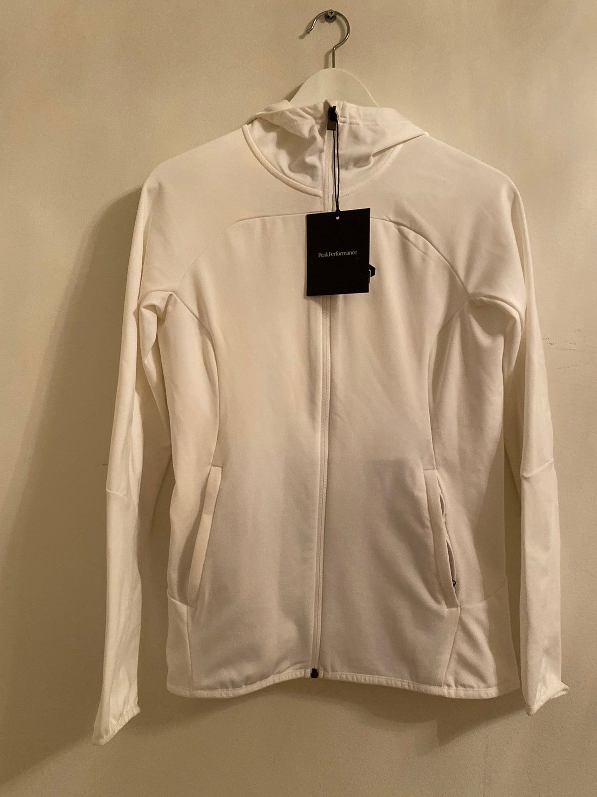 Peak performance genser M og L | FINN.no Peak Performance L genser dame | FINN.no