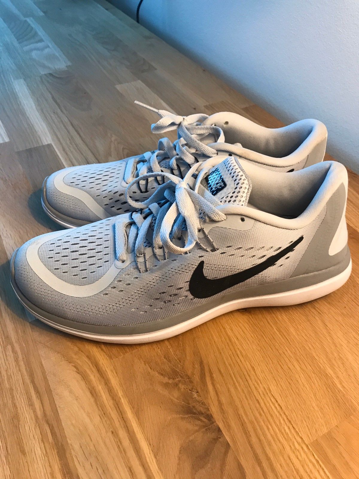 Lite brukt grå Nike joggesko selges i str 40 | FINN.no Nike sko lite brukt | FINN.no
