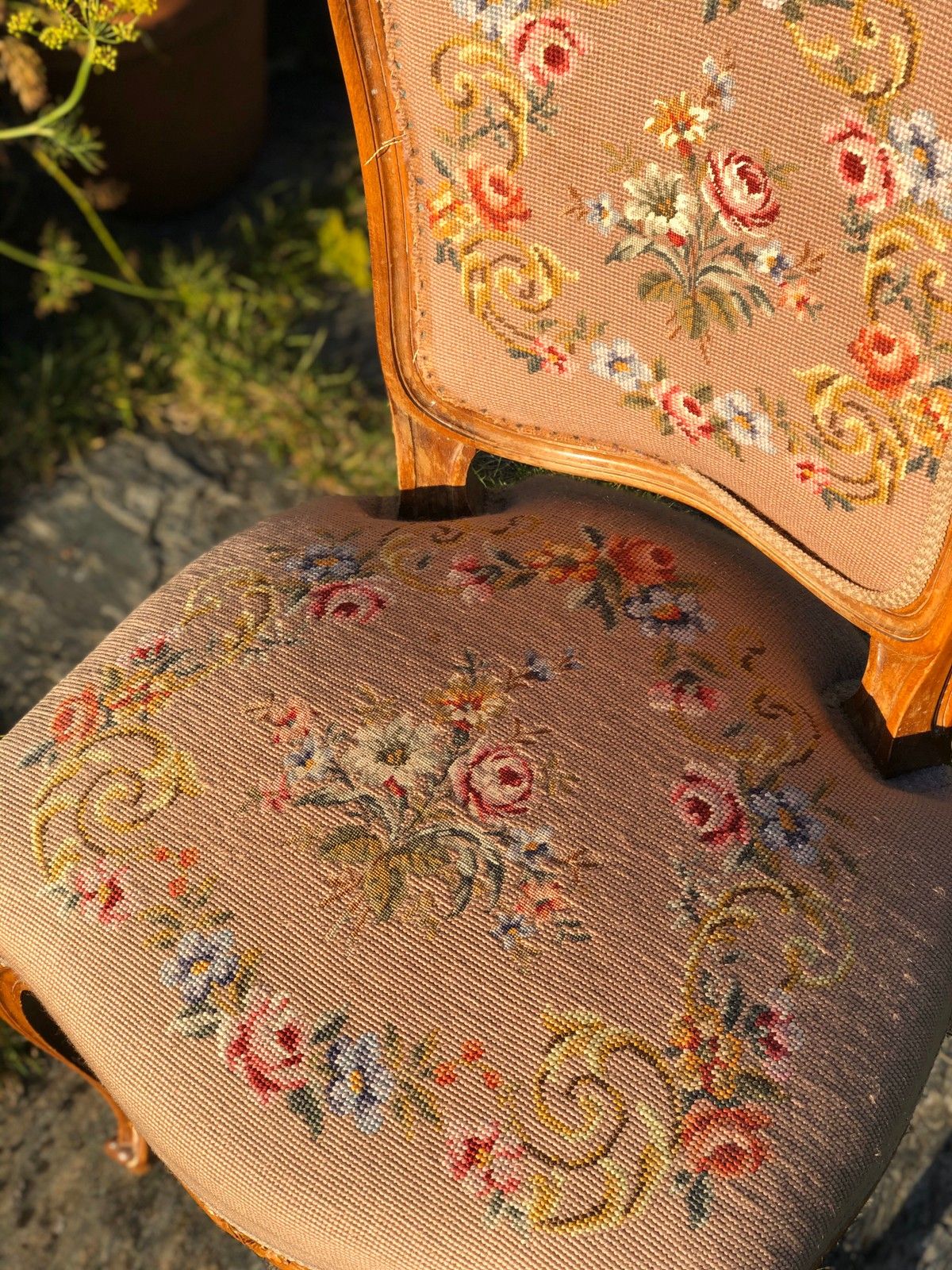 Nydelig brodert rokokko stol | FINN.no Nydelig brodert stol | FINN.no