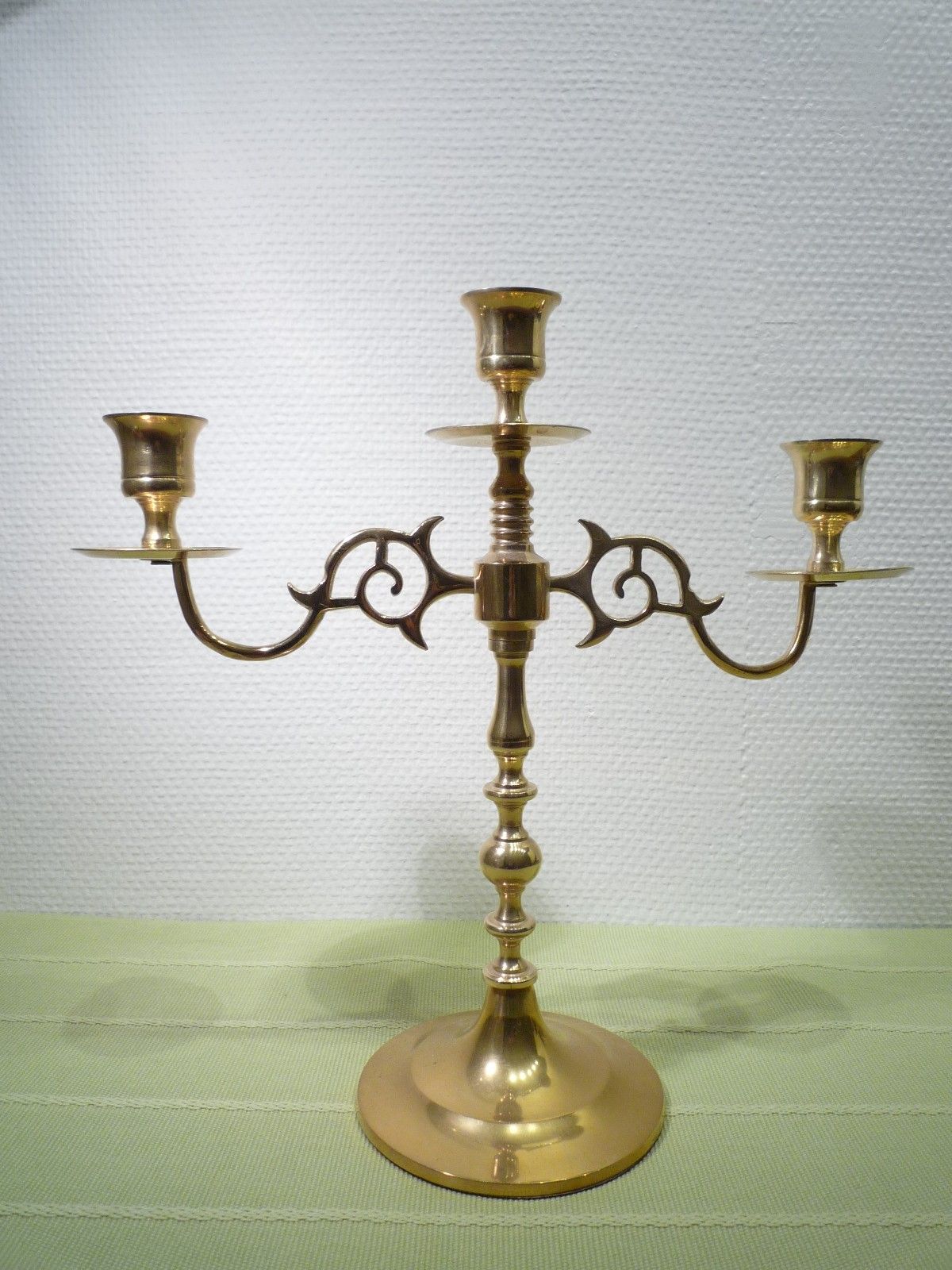 Elegant 3 armet lysestake av messing | FINN.no 3 Armet messing taklampe | FINN.no